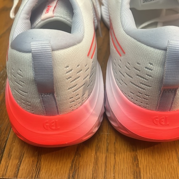 Asic Shoes - Picture 5 of 5